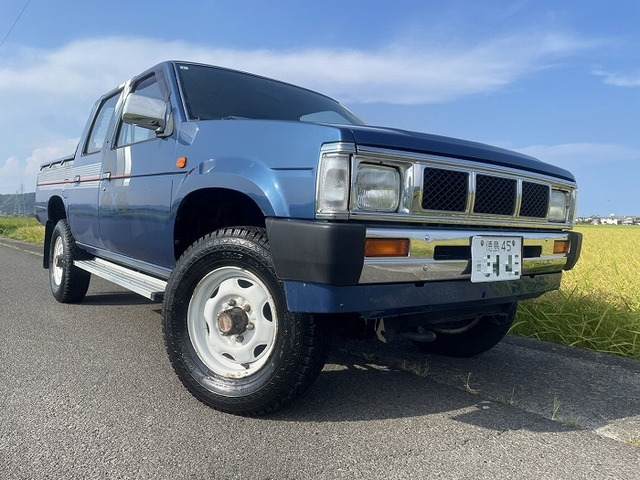 ダットサンピックアップ2.0 ダブルキャブ AD 4WD