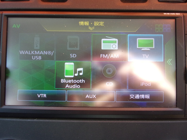 �t���Z�O�n�f�W�`���[�i�[,�u���[�g�D�[�X�����B