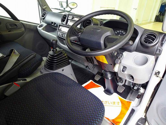 AC PS PW SRS ABS �W���h�A���b�N ���d�i�~���[ AM/FM���W�I ETC2.0 �o�b�N���j�^�[ �^�R�O���t �^�[�{ �r�C�u���[�L �t���A6MT