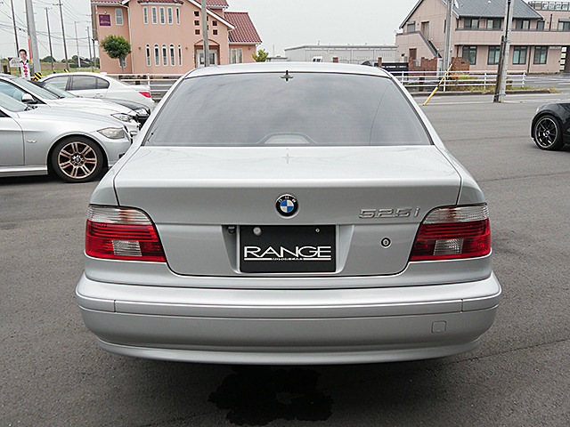 �x�������z�̒��ɂ͎Ԍɏؖ��\����p��o�^��p���܂܂�Ă���܂��̂ŁA���z�ȊO�̋��z�͈�؂�����܂���B