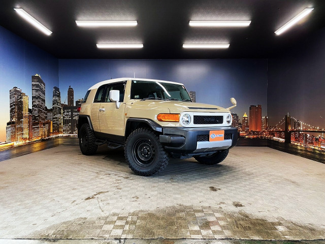 トヨタ FJクルーザー ベージュ(薄茶色)の中古車一覧｜中古車検索