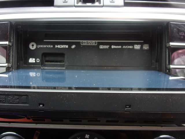 CD,DVD,SD�J�[�h�X���b�g���B