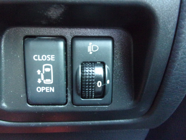 ���p���[�X���C�h�h�A�B�w�b�h���C�g���x���C�U�[�t���B