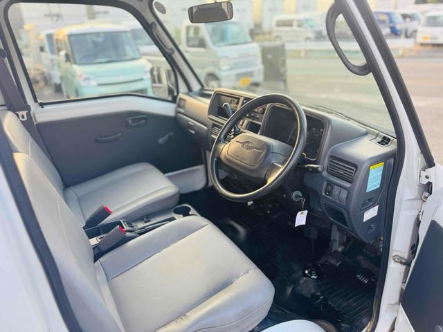 ご覧いただきありがとうございます♪気になったお車がありましたらお気軽にお電話をください♪