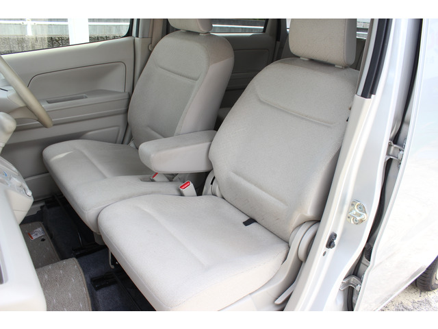 �����X��100�~�����^�J�[�����X�ł��B�̔����邨�ԈȊO�ɂ����q�l�ɂ����X���₷���悤�J�t�F�X�y�[�X�����p�ӂ��Ă��܂���