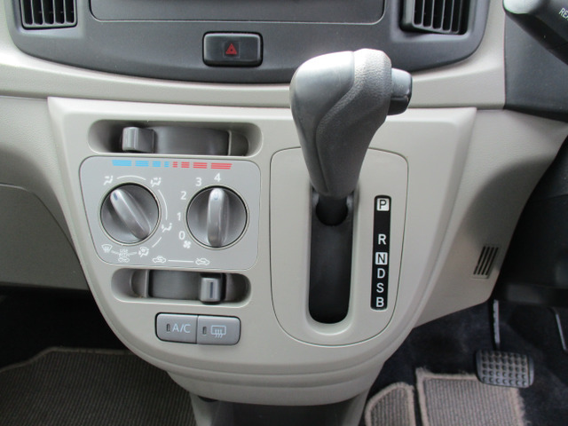 ★エアコン・シフトレバー周りです★