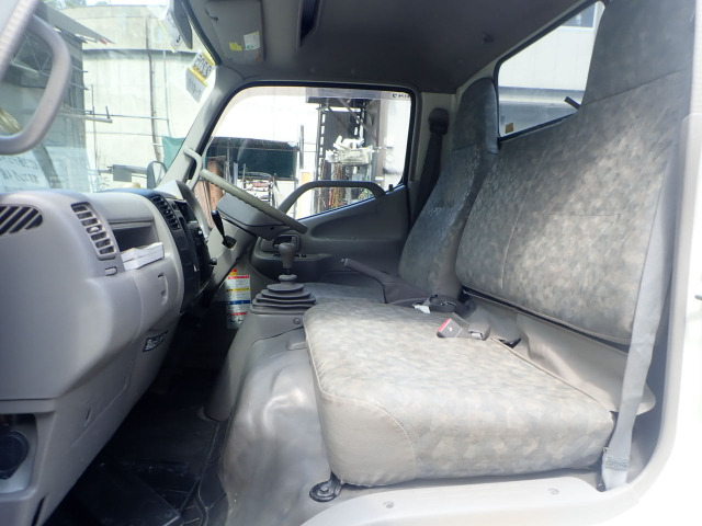 �����^�Ƌ��ȏ�ŉ^�]�\�ł��B�ԗ����d��:6755kg