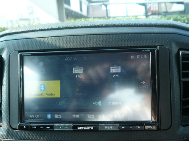 �ЊO�������[�i�r�����W�I�����܂�!Bluetooth�ڑ��\�ł�? �J���b�c�F���A�i�r AVIC-RZ003