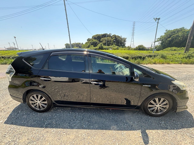 プリウスα1.8 G チューンブラック