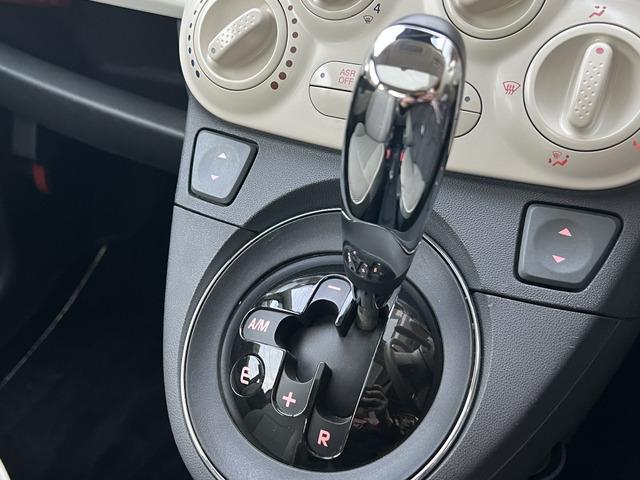 �i�r�A�h���C�u���R�[�_�[�A�o�b�N�J�����A���[�_�[�AETC�Ȃǂ̊e�핔�i�̎��t�����s���Ă���܂��B