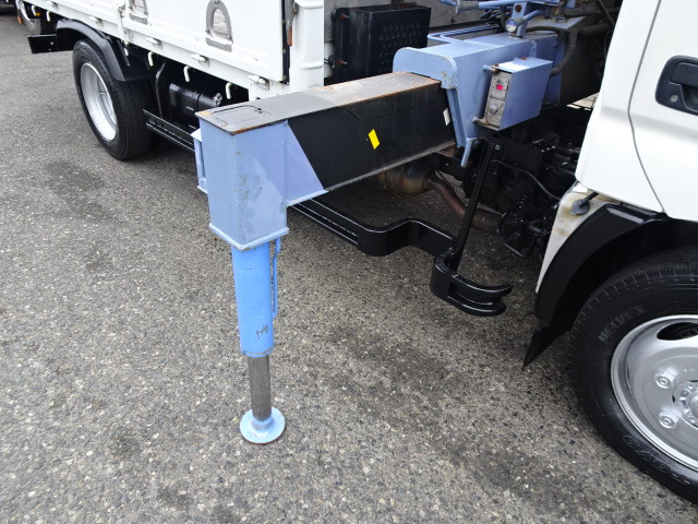 �O���̓L�Y�A�K�A���݁A����A�M�h��ӏ�����܂��B �Ŕ����Ղ���܂��B ���E�w�b�h���C�g���΂ݗL��B ���T�C�h�~���[���ӂ��J�o�[�q�r�L��B �E�e�[�������Y�J�o�[����L��(�v����) ���W�I�A���e�i�܂�B