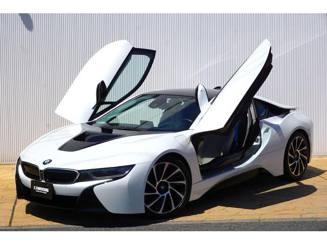 i8(BMW) ベースモデル　左H ワンオーナー ブルーシートベルト タービン20インチ 中古車画像