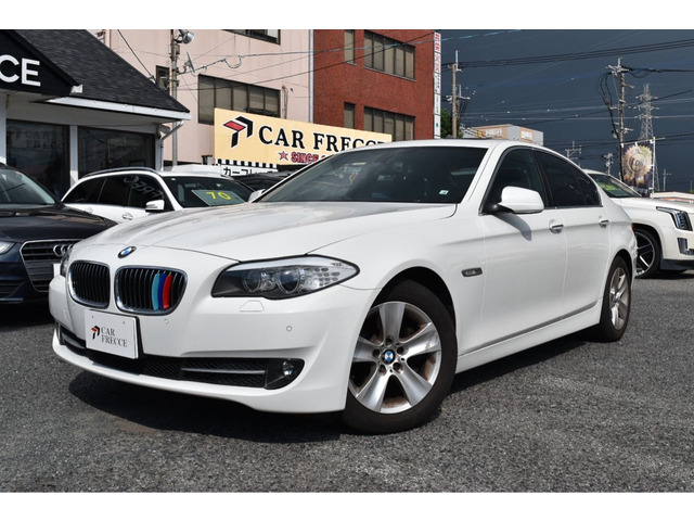 5シリーズセダン(BMW) 528i　プッシュスタート ステアリングスイッチ 中古車画像