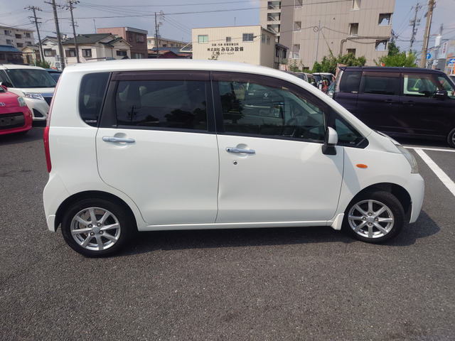 自動車保険もご相談ください。当店は三井住友海上、あいおいニッセイ同和損保の代理店です。保険担当が万一の際は連携を取って迅速にご対応致します。代車・レンタカーもご用意できますのでご安心ください。