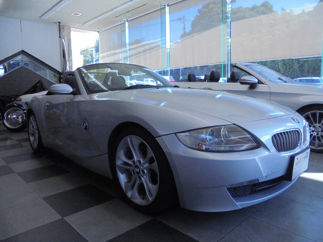 Z4(BMW) ロードスター 3.0si　車検2年付納車 中古車画像