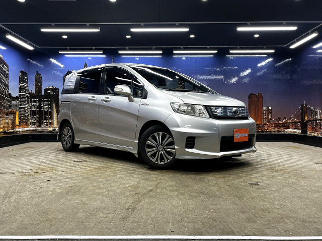 ホンダ フリードスパイク シルバー(銀色)の中古車一覧｜中古車