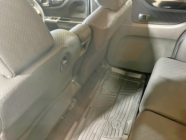 当店は他の格安店とは違い札幌運輸支局(1-3192)認証工場になりますので、しっかりと法定点検後に納車させていただきますのでご安心ください。お客様のご予算に合わせて整備、点検、必要に応じて部品交換を行います