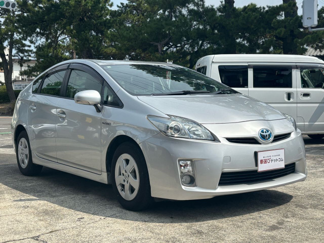 プリウス1.8 S