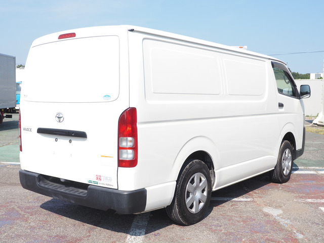 ハイエース