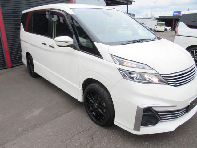 セレナ2.0 ライダー 4WD