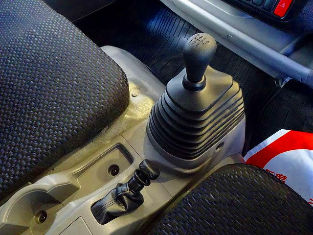 �t���A6MT �d���p�[�L���O�u���[�L