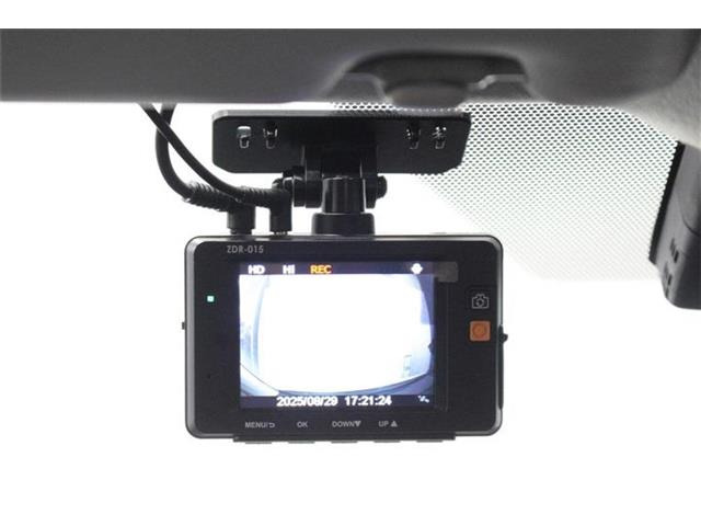 プリウス1.8 S ツーリングセレクション E-Four 4WD