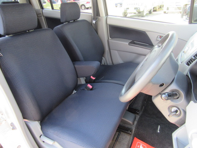 【車検・修理・鈑金塗装・カー用品取り付け・保険など、ご購入後も車のことなら何でもお任せください!!アフターサービスもバッチリです!!】