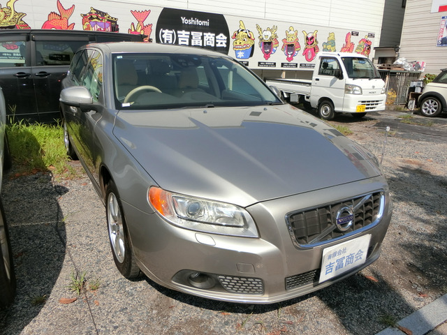 ボルボ　V70 ボルボ V70 2007年モデルの価格・グレード一覧 価格.com