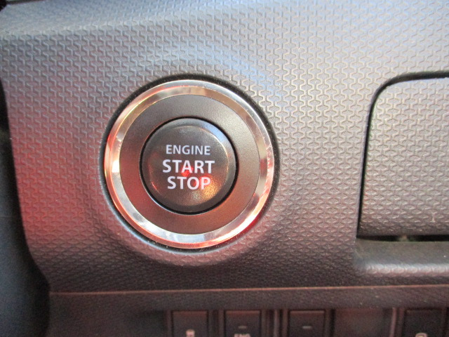 カーグレイス野田岩名店では、ほぼ全車1年〜3年間の走行無制限保証をお付けすることが可能です。保証は日本全国どちらの地域でもご利用頂けます。