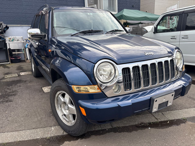 チェロキー(ジープ) リミテッド プラス2 4WD　サンルーフ・ETC 中古車画像