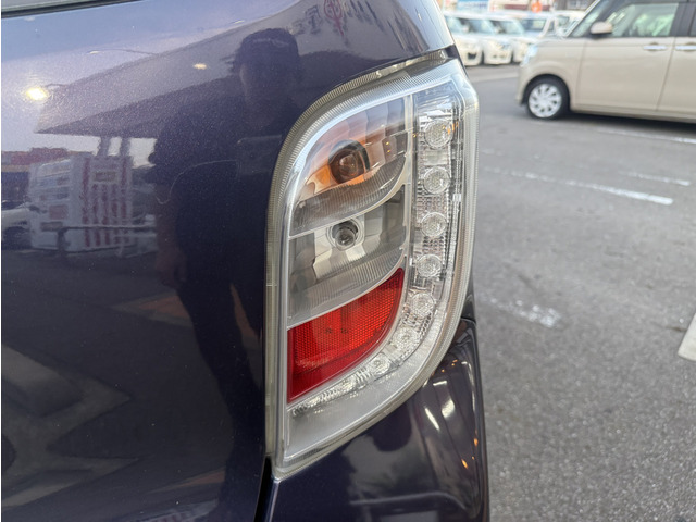 程度が悪い車が安いのは当たり前です。当店はコストを安く!薄利多売価格設定お客様が良い車両をお買い求め安くだけをこだわってます。少し年式古くても程度の良い車は沢山あります。