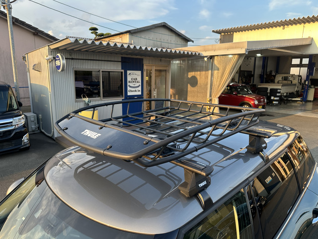 THUREのルーフキャリア付き!