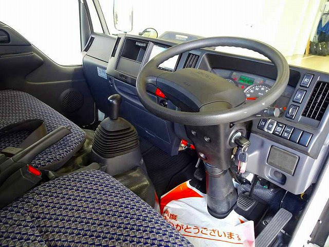 AC PS PW SRS ABS �L�[���X ���d�i�~���[ �ЊO�������[�i�r/�t���Z�OTV/DVD ETC �A�h�u���[ �^�[�{ �Ԑ���E�x�񑕒u �Փ˔�Q�y���u���[�L �A�C�h�����O�X�g�b�v �t�H�O�����v