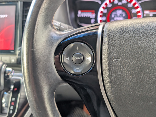 �n���h���ɔ�������X�C�b�`�ɂăI�[�f�B�I���삪�\�ł��B������Ƃ��������i�Ȃ̂ł����g���Ă݂�Ƃ��Ȃ�֗̕����ɋC�Â����͂��ł��B