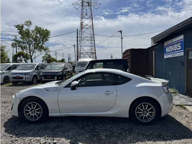 �c�Ǝ��Ԃ́A�ߑO10������ߌ�8���ƂȂ��Ă���܂��B���Ԃł̂����X������悤�ł�����Ŋ�w�܂ő��}���s���Ă܂��̂ł��C�y�ɂ��\���t�����������B�n���S�́w�h���x�A�d�Ԃ́w�����̗������O�x�ɂȂ�܂��B