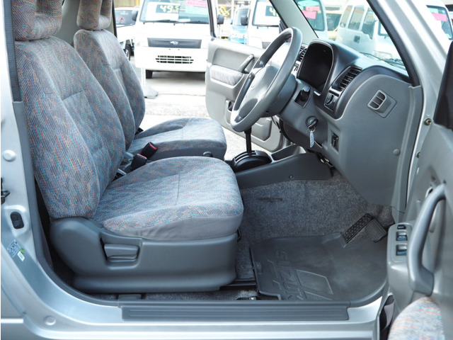 �^�]�ȁA����ȃV�[�g���V�[�g���͎g�p�������Ȃ��傫�ȃw�^����r��̂Ȃ��ǍD���Y��ȏ�Ԃł��B���J�Ɏg���Ă������Ƃ��悭�킩��܂��ˁB�������Y��ȏ�Ԃł�