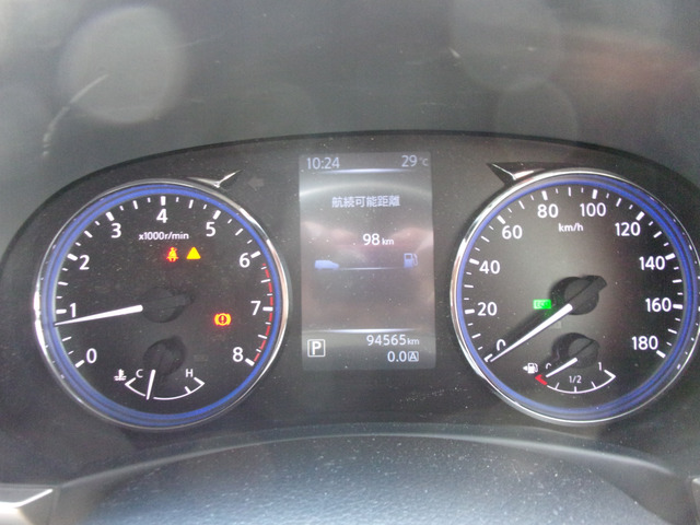 �C���t�H���[�V�����f�B�X�v���C�t�����[�^�[�p�l���B