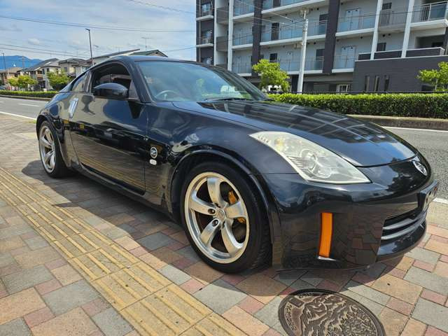 2シータースポーツカー