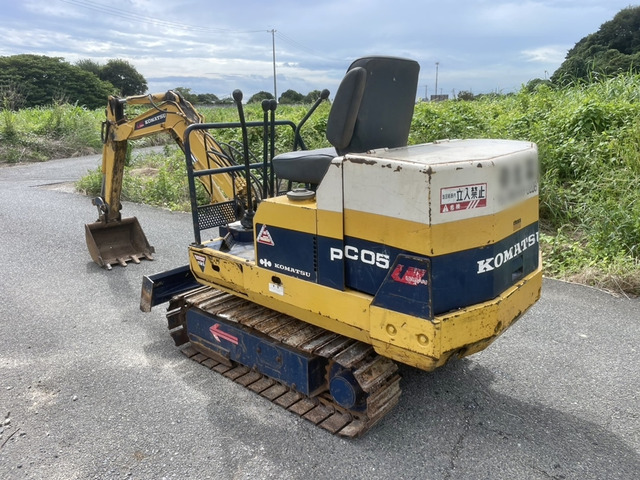 コマツ油圧ショベル