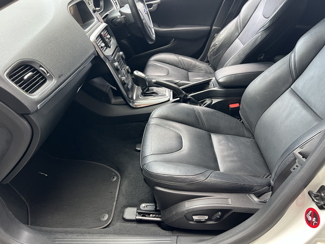 �g���b�N�̎Ԍ��␮���A�̔��������Ă���܂��B���^�����^�܂ł��Ή��\�ł��B