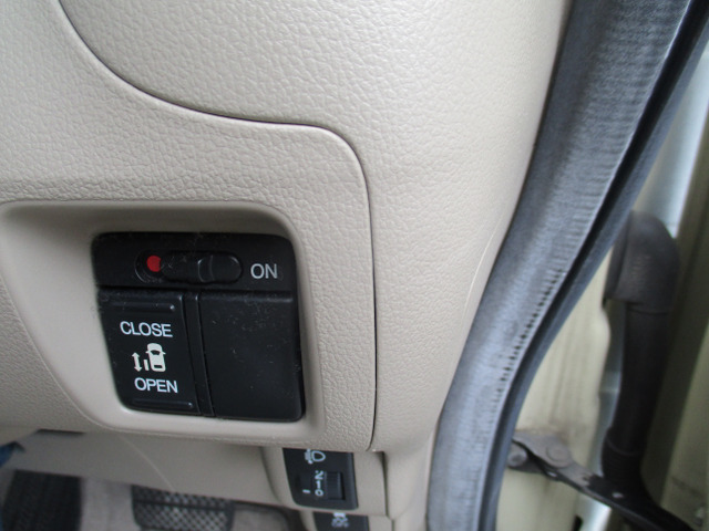 左側パワースライド