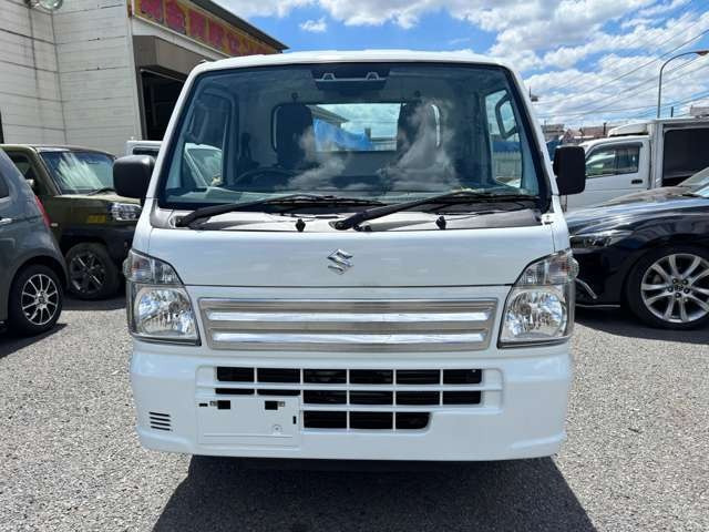 1台1台を安くご提供出来る理由は二つ!理由1【人件費を削減】→仕入、商品化、ご商談、ご納車、中古車販売に関わる仕事を少人数で行なっております。