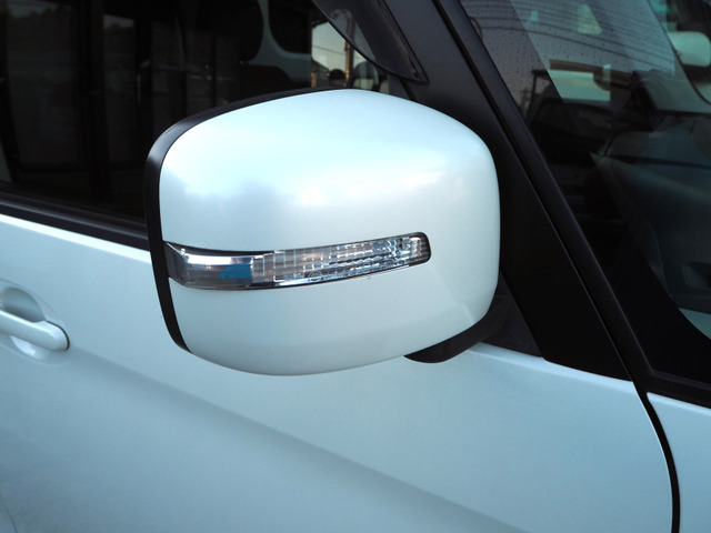 �d���i�[�E�C���J�[�~���[���t���Ă��邾���ō�������UP����E�B���J�[�����T�C�h�~���[!!������񌩂��ڂ����łȂ��A�Ό��Ԃ���̎��F���̌���ɂȂ���A���S�x���オ��܂�