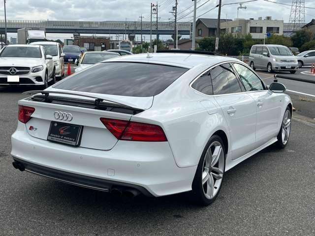 ご家族やご友人をこのお車に乗せてお出かけしてみませんか?