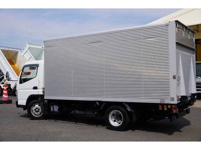 �o���E�g���b�N�Ƃ���1��1��d�l�̈قȂ镨�����A���m���Ɋ�Â�������₷�����������Ē����܂��B