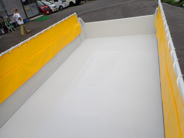 �ב�ɖڗ��傫�ȉ��݂͌����܂���B