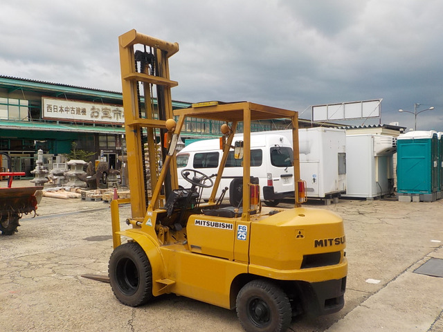 三菱ロジスネクストエンジンフォークリフト