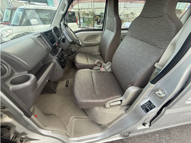 常時店舗在庫300台以上あります。当店は厳選仕入れをしております。輸入車 国産車 注文車 納得のいく、お客様のお探しのいいお車がきっと見つかります。☆直通TEL0569-84-1338