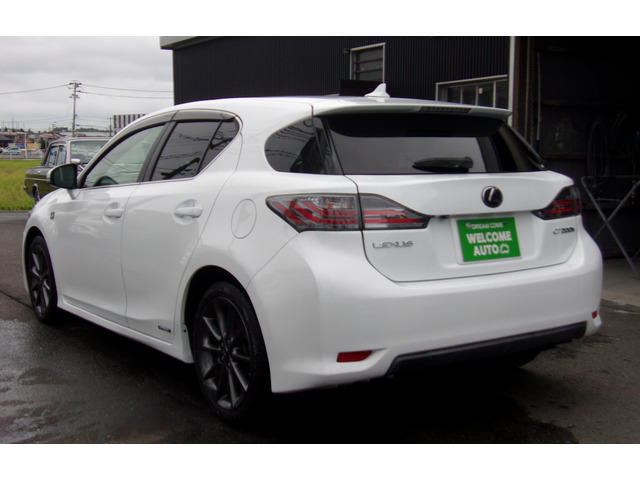 ☆当社にてオイル交換やタイヤ交換など承っております!タイヤやカー用品なども格安にて販売・取り付けいたします!納車後でも対応いたしますので遠慮なくご相談ください☆