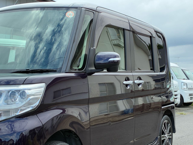 ●COMIFULLは“きれいな中古車”にこだわる専門店です!